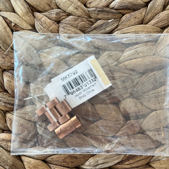 Michael Kors Bradshaw Watch 5799 - Picture 7 of 7